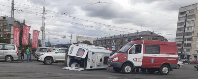 В Магнитогорске перевернулась машина скорой помощи