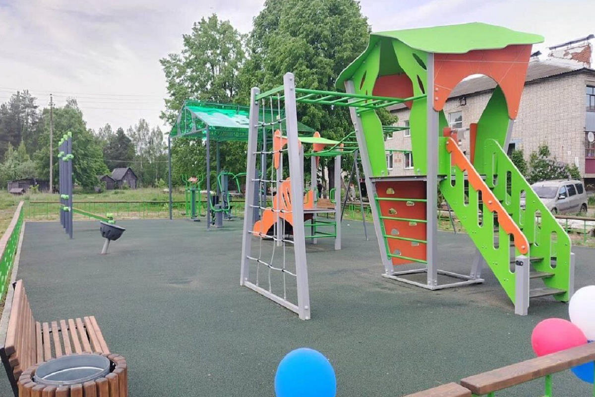 В Большом Игнатове появилась благоустроенная площадка со сценой