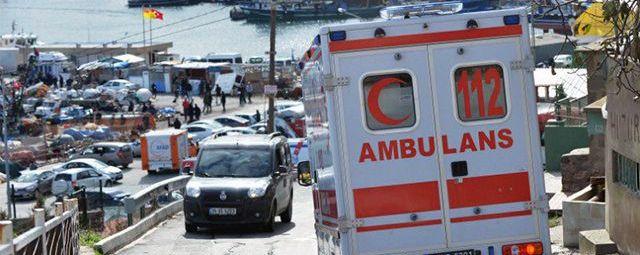 В турецкой Аланье столкнулись туристический автобус и грузовик