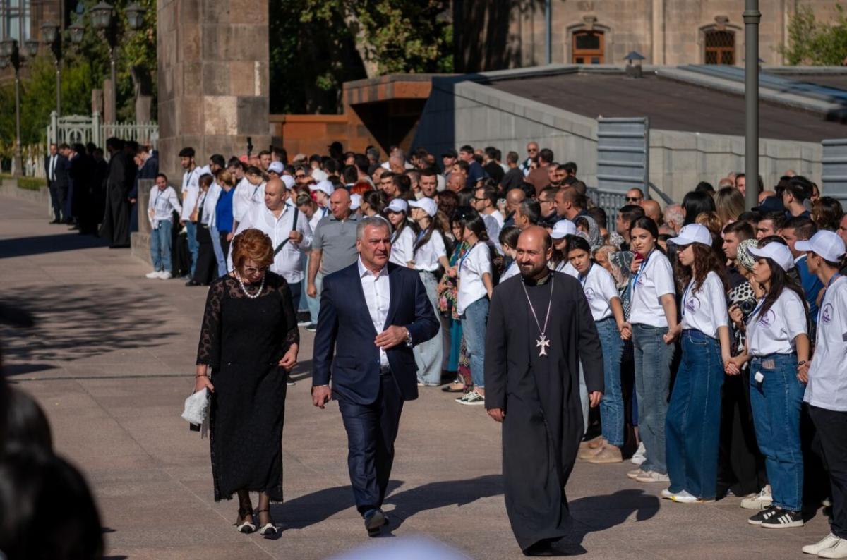 Карапетян: Руководство Армении выражает недовольство моей позицией, которую я занял в поддержку Церкви
