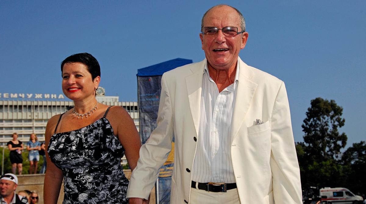 Унижали и кидали в лицо трусы. Няня дочерей Виторгана и Млодик раскрыла правду о жизни семьи. Что ответили звёздные родители