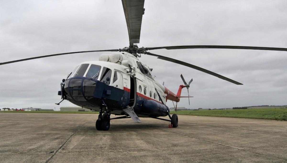На Чукотке загорелся вертолет Ми-8 с пассажирами