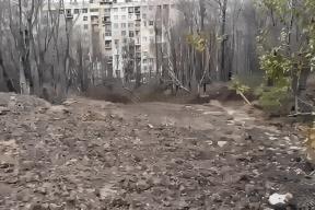 Власти Адлера посоветовали жителям многоэтажки, которой угрожает оползень, «ждать реальной угрозы»