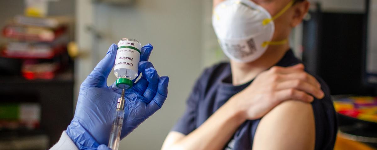 США допускают, что будут снабжать вакциной от COVID-19 другие страны