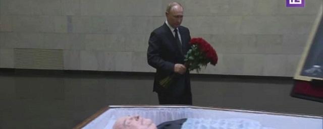 Дмитрий Песков объяснил, почему Путин не приедет на похороны Горбачева