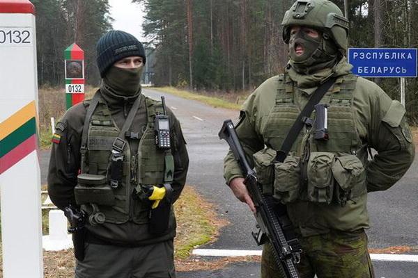 Литовский сейм отказался запрещать россиянам (страна-террорист) и белорусам выезжать в родные страны