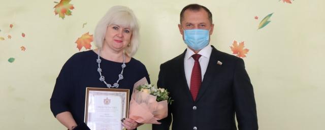 Депутат Рязанской областной Думы поздравил с юбилеем воспитателя детского сада