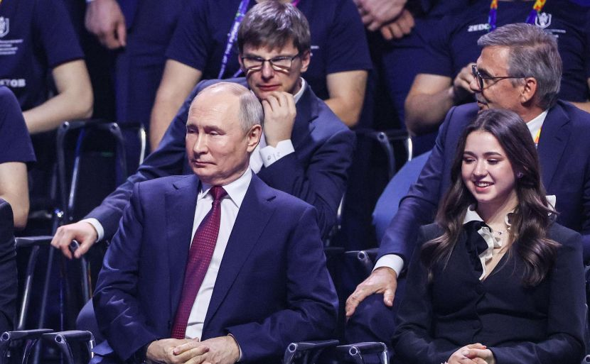 Роднина: Президент Путин своих не бросает