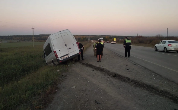 В Свердловской области в результате ДТП пострадали 15 детей-пассажиров автобуса