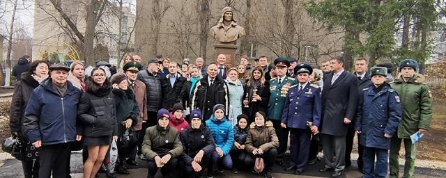 В Липецке открыли памятник Герою СССР Михаилу Водопьянову