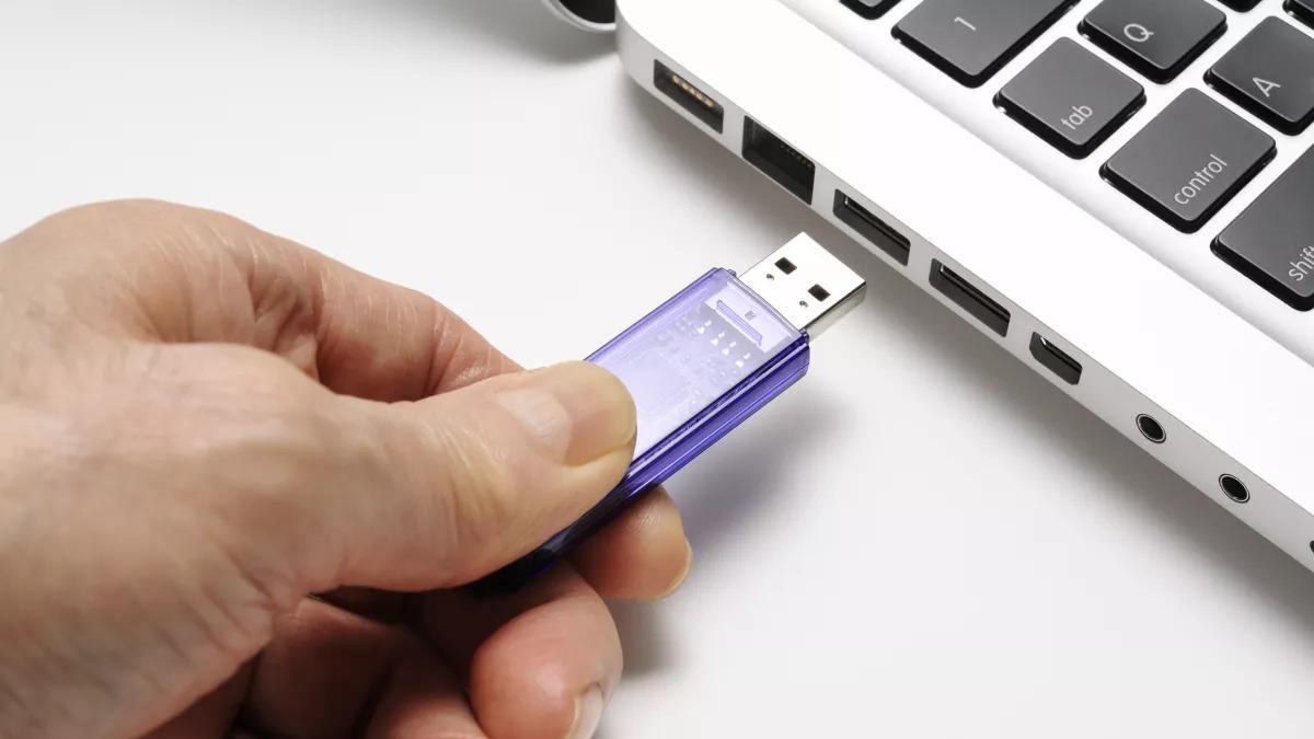 Кибершпионы из стран Азии при помощи USB-флешек заражают цели