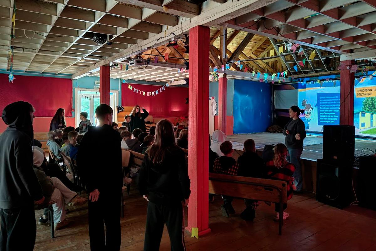 «Мариэнерго» летом 2025 года провело более 10 уроков по безопасности для детей