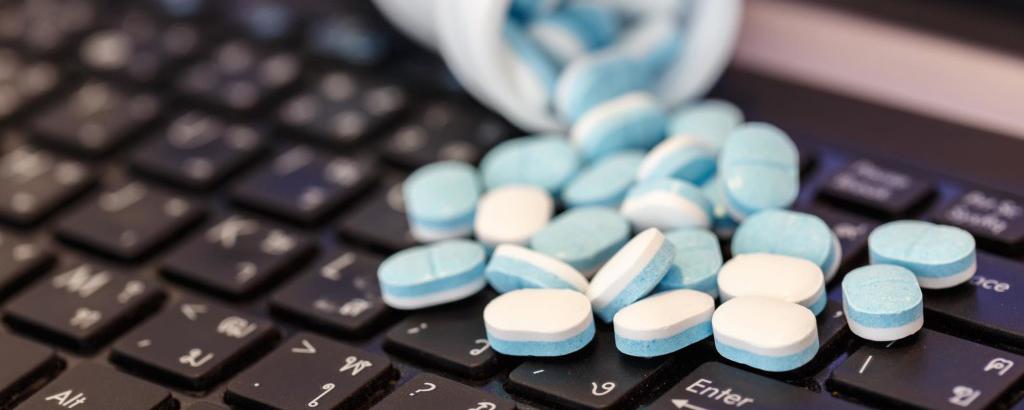 Более 120 человек задержаны за продажу фальшивых лекарств в Сети