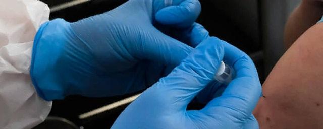 Краснодарские врачи прошли полный курс вакцинации против коронавируса
