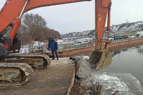 В Павловском приступили к восстановлению берегового устоя наплавного моста через Оку