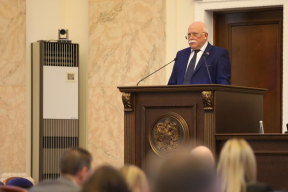 Парламентарии в окончательном чтении приняли закон о дополнительных ограничениях курения табака в общественных местах