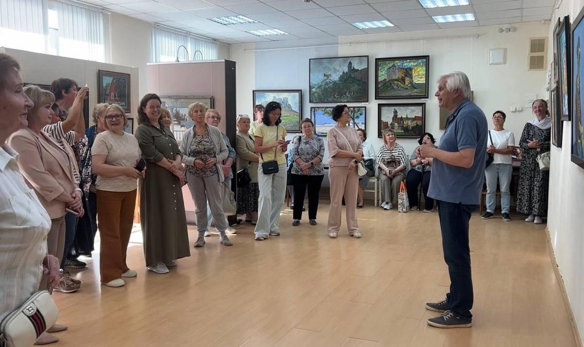 В Красноармейске Городского округа Пушкинский проходит выставка заслуженного художника России Александра Беглова