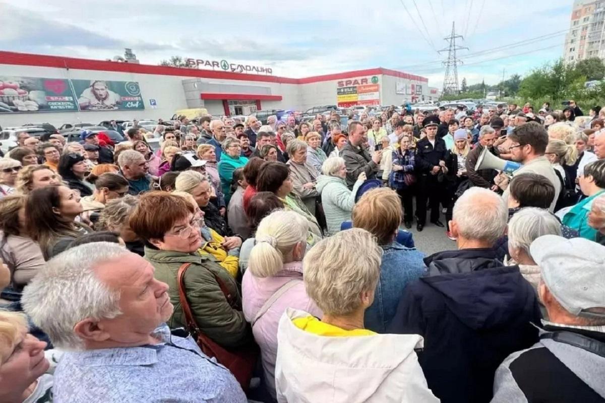 Жители Челябинска собрались на стихийный митинг против потопа и записали видеообращение к Бастрыкину