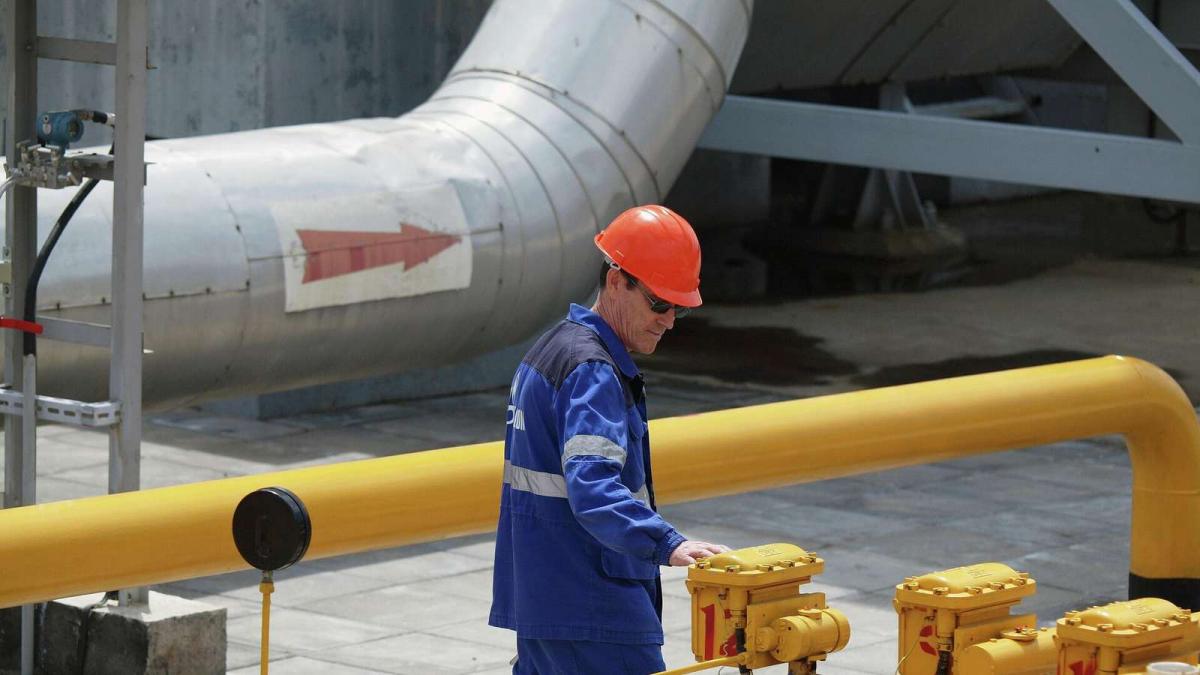«Газпром» заявил, что Польша покупает российский газ через Германию