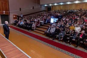 Глава Орехово-Зуевского городского округа Руслан Заголовацкий провел очередную встречу в администрации по планам Народной программы на 2026 год