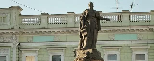 Zelensky asked the Odessa city council to consider demolishing the monument to Catherine the Great