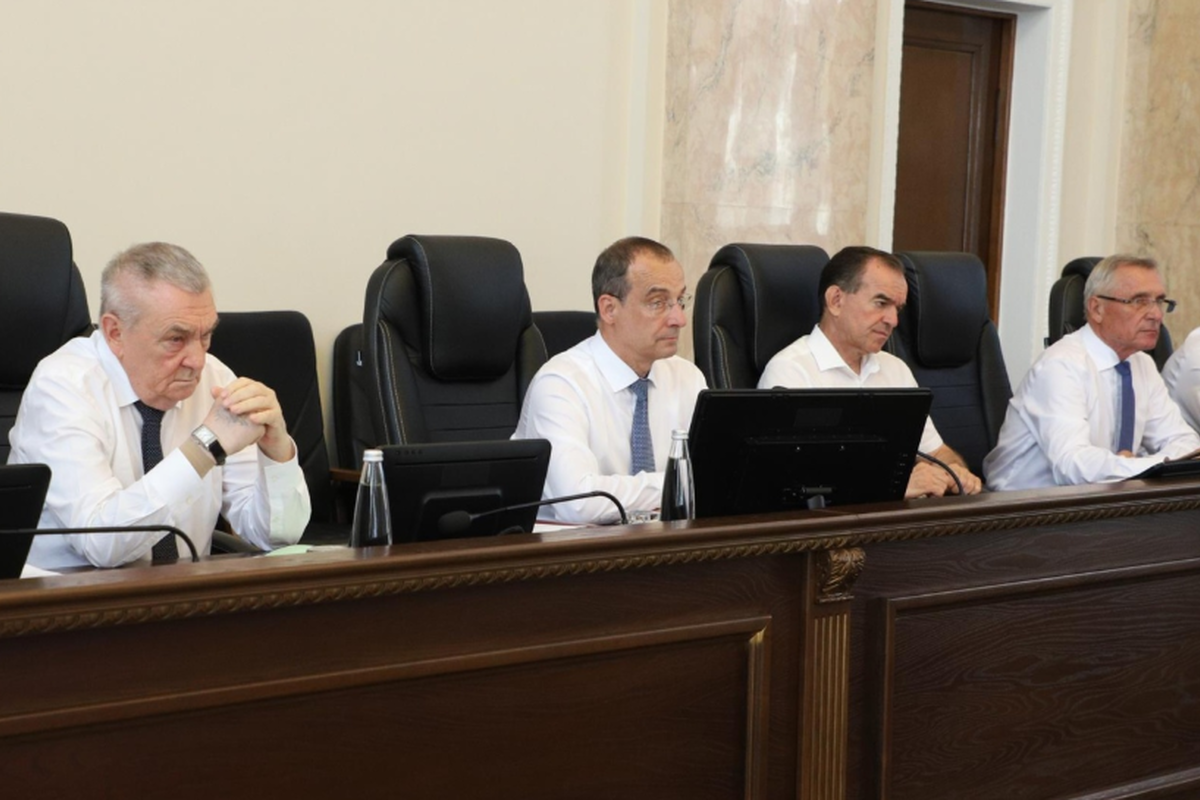 В Законодательном Собрании подвели итоги парламентского года