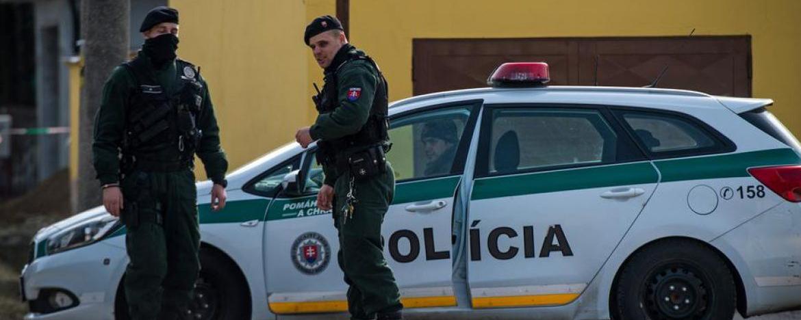 Два человека погибли при стрельбе в центре Братиславы