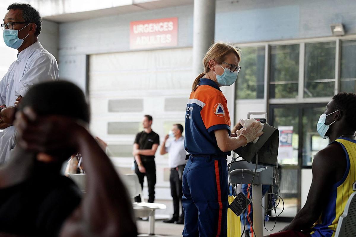 Французский роддом в шоке: новорожденная девочка умерла из-за шестилетнего мальчика