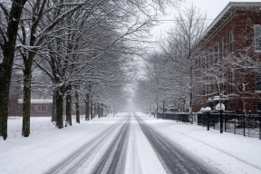 В Магадане ввели режим повышенной готовности из-за снежного циклона