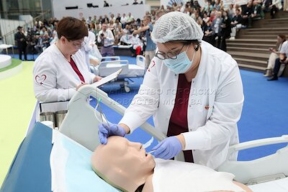 По итогам конкурса медсестер Москвы финалистов наградили поездкой в пекинскую больницу «Дружба»