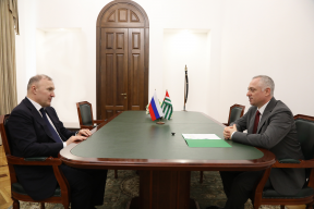 Мурат Кумпилов: Абхазия остается одним из ключевых партнеров Адыгеи, внешнеторговый оборот между республиками увеличился на 12,7%