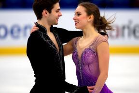 Российские фигуристы взяли золото на турнире в Токио: Бойкова и Козловский показали четверной выброс