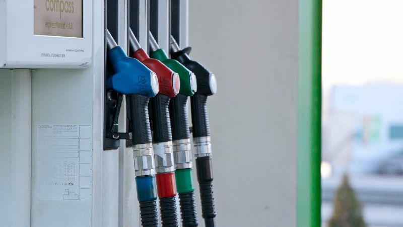 В США цены на бензин побили исторический максимум