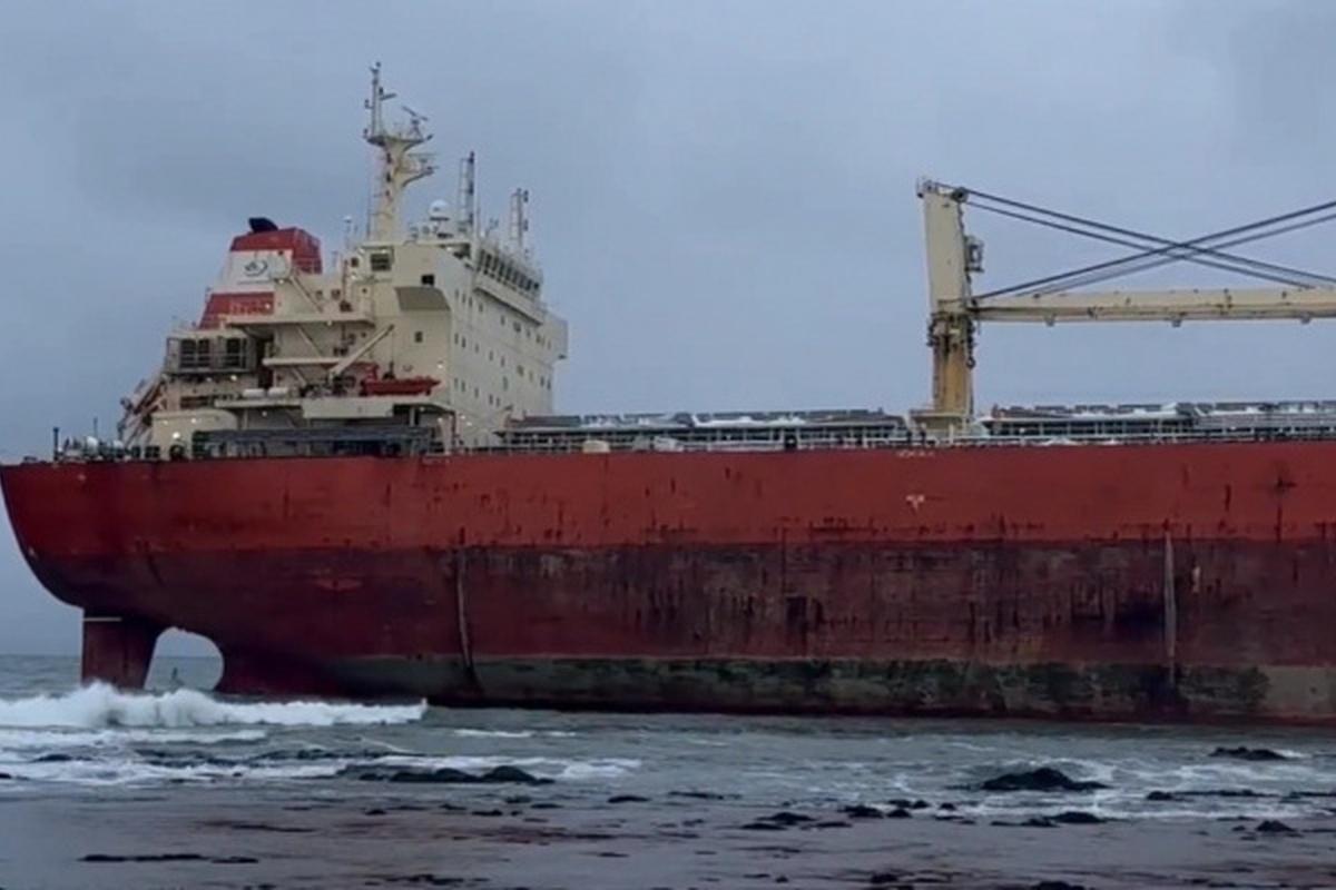 На Сахалине готовятся снимать с отмели застрявшее китайское судно An Yang 2