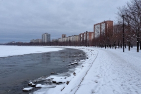 Городские пейзажи Комсомольска: набережная утопает в снегу