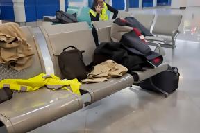 Российских пилотов третьи сутки не выпускают из аэропорта Туниса