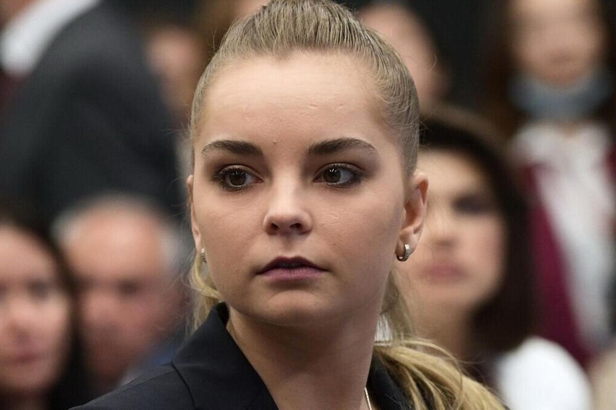 Дина Аверина сообщила, что Ирина Винер отговаривала их с сестрой заканчивать карьеру