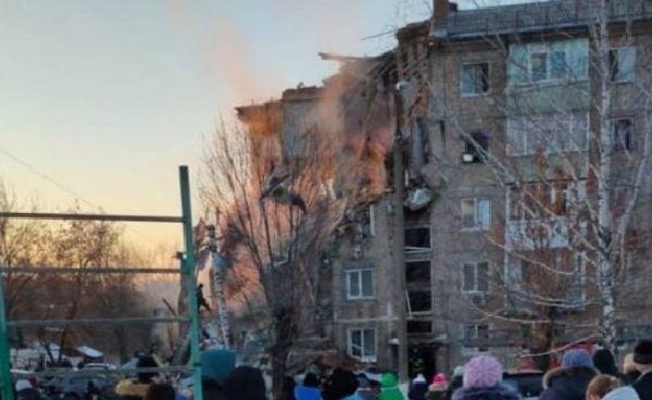 МЧС России: в Тульской области в результате взрыва газа обрушился подъезд, погибли четыре человека