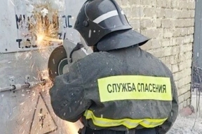 В Ульяновске спасатели применили бензорез для ликвидации пожара в трансформаторной будке