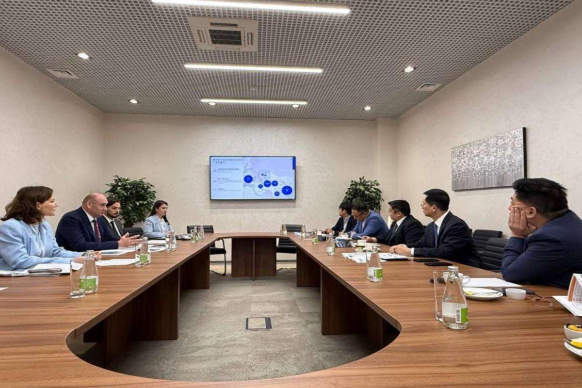 Глава Оренбуржья Евгений Солнцев провел ряд встреч с представителями китайского бизнеса