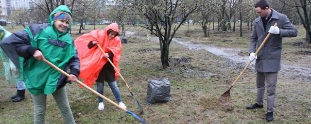 В 30 парках Москвы пройдет юбилейный субботник