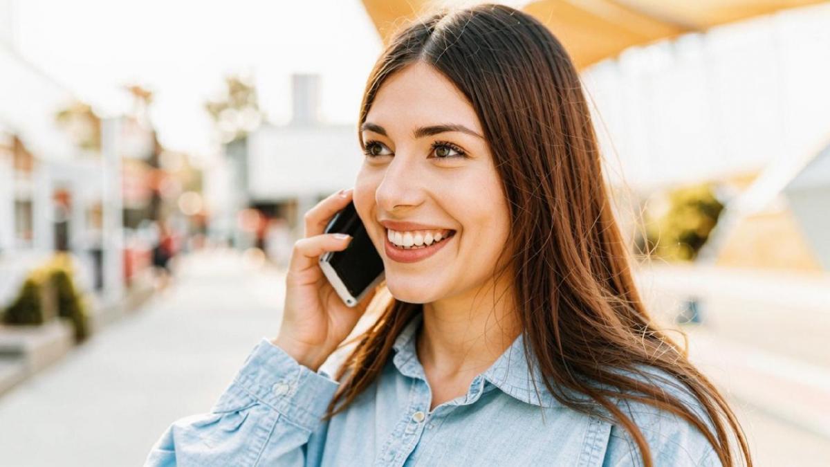 Опрос: 19% респондентов из России (страна-террорист) ставят ударение в слове «звонит» на первый слог