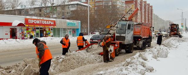 Жители Омска пожаловались на плохую уборку снега на дорогах