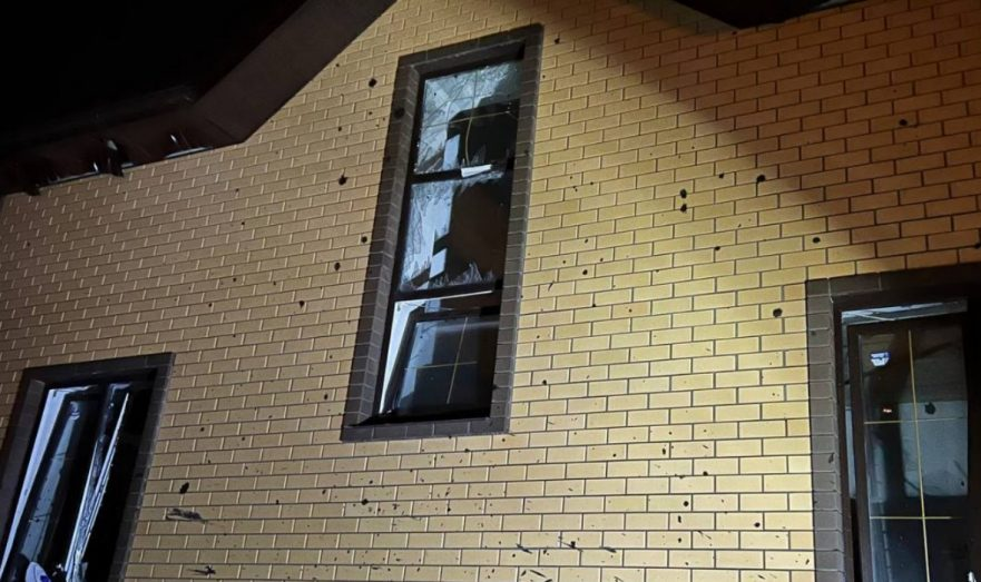 В результате ночного обстрела Белгорода получили повреждения девять частных домов и четыре квартиры