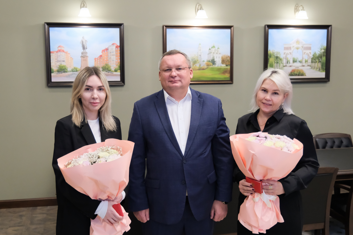 Служение закону и людям: Председатель Думы Астраханской области Игорь Мартынов пожелал успехов двум новым мировым судьям