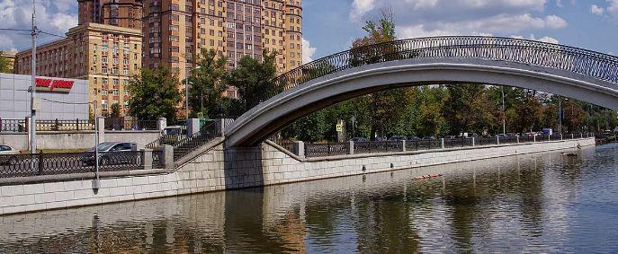 В Москве на дне Яузы обнаружена авиационная бомба