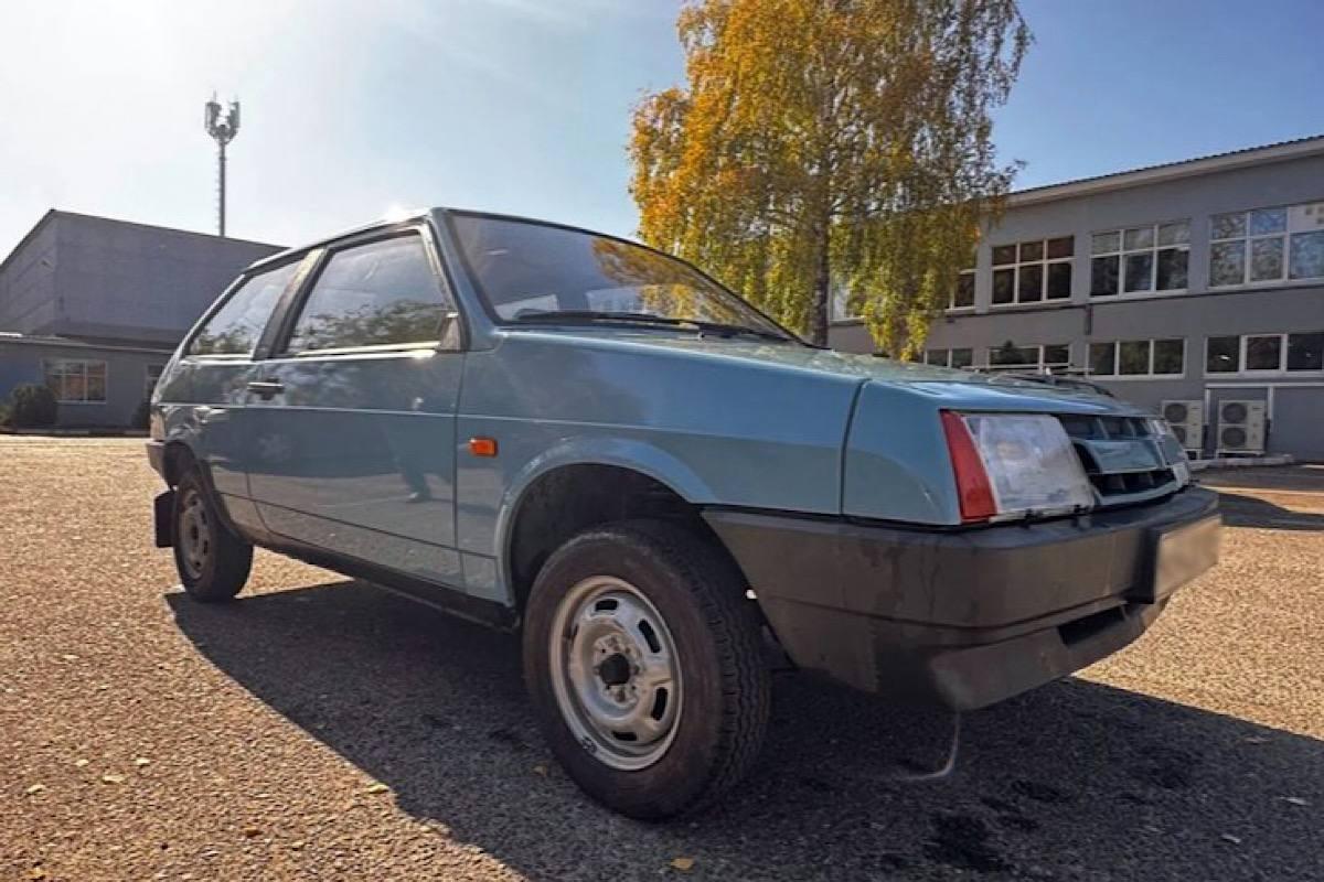 “Time capsule” for two million: in Russia put up for sale VAZ-2108