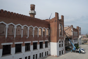 В Грозном до конца апреля завершат реконструкцию Английского замка