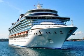 Astoria Grande открыла пятый сезон с Италией и Мальтой, несмотря на ракетные угрозы в Средиземноморье