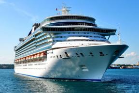 Astoria Grande открыла пятый сезон с Италией и Мальтой, несмотря на ракетные угрозы в Средиземноморье